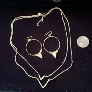 Gold chain crystal necklace w/free earrings